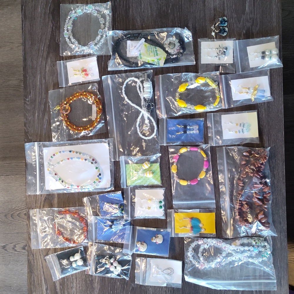 Never been Worn Costume Jewelry, Bundle of 26 Different Items - Picture 1 of 8